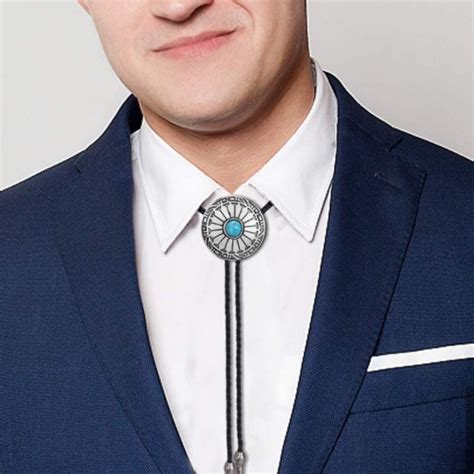 what is a bolo tie